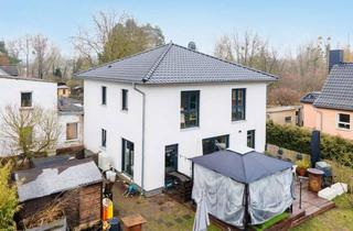 Villa kaufen in 15370 Petershagen, Moderne Stadtvilla mit Remise in Petershagen: Flexible Nutzung unter zwei Dächern!
