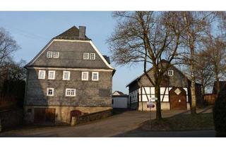 Anlageobjekt in 57223 Kreuztal, Stattliches Wohnhaus mit Lebensmittelmarkt und vermietetem Nebengebäude mit Weinladen in Fern