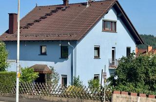 Haus kaufen in 63607 Wächtersbach, Zweifamilienhaus mit großem Potenzial – Platz für Generationen oder neue Ideen!