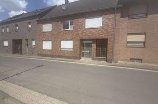 Mehrfamilienhaus kaufen in Alte Dorfstraße 130, 52428 Jülich, Mehrfamilienhaus mit Sanierungsbedarf – Ideal für Handwerker und Investoren