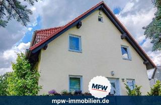 Einfamilienhaus kaufen in 16562 Hohen Neuendorf, Hohen Neuendorf - Massives Einfamilienhaus auf ca. 854 m² Grundstück: mit Keller, Wintergarten und Kamin