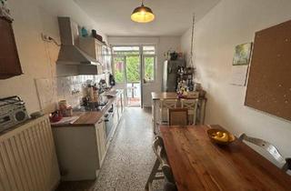 Wohnung kaufen in 77652 Offenburg, Offenburg - Gemütliche 3-Zimmer-Wohnung mit Stellplatz - mitten in Offenburg