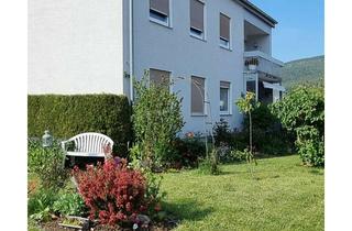 Haus kaufen in 78549 Spaichingen, Spaichingen: Stadtnah gelegenes 3- Familienhaus mit Doppelgarage, Stellplatz + gr. Garten