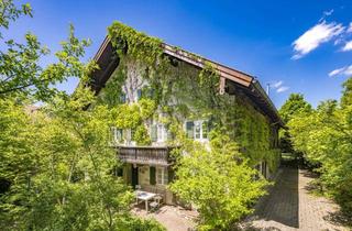 Haus kaufen in 82436 Eglfing, Denkmalgeschützte Rarität: Zauberhafter Hof von 1650 in idyllischer Lage mit Alpenblick