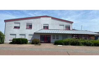 Gewerbeimmobilie kaufen in 65606 Villmar, Vielseitig nutzbare Halle in Gewerbegebiet