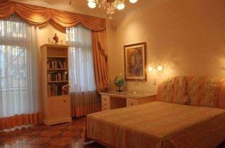 Wohnung kaufen in Dahlmannstraße, 10629 Charlottenburg, Exklusive Familienwohnung mit 2 Balkonen! **Citycenter**