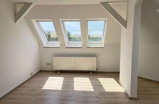 Wohnung mieten in Gross Ebbenkamp, 24149 Neumühlen-Dietrichsdorf, Freies WG-Zimmer im Dachgeschoss verfügbar!