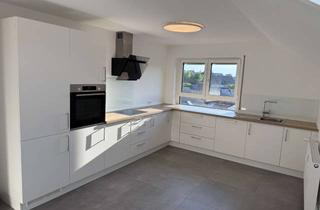 Wohnung mieten in 77815 Bühl, Helle und klimatisierte 4-Zimmer-Dachgeschosswohnung mit Einbauküche und zwei Stellplätzen – Bühl
