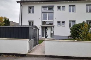 Wohnung mieten in 86356 Neusäß, Exklusive, neuwertige 4,5-Raum-DG-Wohnung mit gehobener Innenausstattung in Neusäß