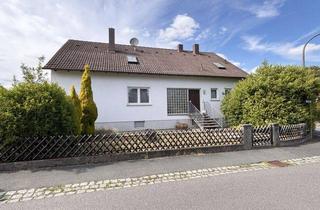 Einfamilienhaus kaufen in 96114 Hirschaid, Großes Einfamilienhaus mit Renovierungsbedarf, aber viel Potenzial auf schönem Grundstück