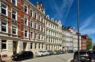 Mehrfamilienhaus kaufen in Kirchhofallee 18, 24103 Exerzierplatz, Gepflegtes Mehrfamilienhaus mit 5 großzügigen Wohnungen und Garten // Kiel-Zentrum