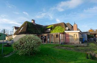 Haus kaufen in 25779 Hennstedt, Alte Reetdachkate mit Seele – Kreative Hände gesucht