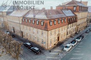 Anlageobjekt in Ludwigstraße 25, 95444 City, Saniertes Baudenkmal um 1750 mit 3 Einheiten, Aufzug und Freisitz neben dem Neuen Schloss