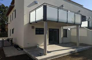 Wohnung mieten in 85053 Südost, Geschmackvolle, neuwertige 3-Zimmer Terrassenwohnung mit Garten, EBK, Gartenhaus in ruhiger Lage