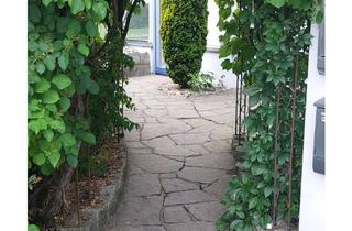 Wohnung mieten in Drosselweg, 72829 Engstingen, Gepflegte 2-Raum-Wohnung mit Terrasse und Einbauküche in Baden-Württemberg - Engstingen