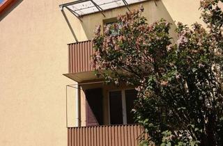 Wohnung mieten in Wilhelm-Höpflinger-Str. 20, 97421 Bergl, Attraktive 3-Zimmer-Wohnung in Schweinfurt. Der Balkon befindet sich an der Wohnküche. Süden/Westen