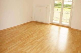 Wohnung mieten in Zschopauer Str. 231, 09126 Chemnitz, frei ab 1.10.25 - große Küche / Bad mit Fenster (WG-geeignet)