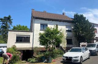 Haus kaufen in 66346 Püttlingen, Püttlingen - 1-2-3 Familienhaus, gr. Garten, 5 Parkpl., ruhige+zentrale Lage