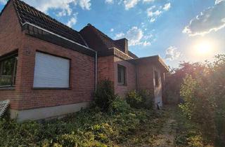 Einfamilienhaus kaufen in 52349 Düren, Düren - Sanierungsobjekt - freistehendes EinfamilienhausBungalow