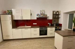 Wohnung kaufen in 94469 Deggendorf, Deggendorf - 2 Zi Wohn ruhig zentr Innenhofterrasse Tiefgarage Keller Holzdiel