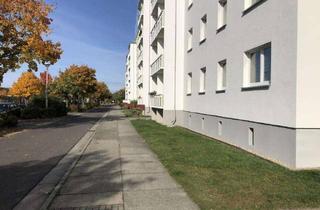 Wohnung mieten in Hutungstraße 42, 03044 Schmellwitz, Ab 01.08.2025 - sanierte Wohnung + neuer Balkon