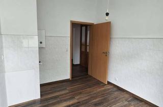 Wohnung mieten in Bärwinkelstraße 32, 99310 Arnstadt, 4-Raum-Wohnung mit Laminat und Tageslichtbad in Arnstadt