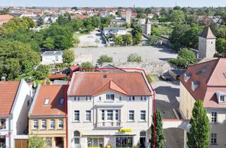 Anlageobjekt in 39418 Staßfurt, Renditestarkes Mehrfamilienhaus in Staßfurt mit Gewerbe, Hof und Garage – voll vermietet