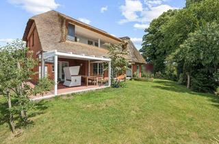 Haus kaufen in 24361 Haby, Stilvolles Reetdachhaus mit Nebengebäude und Garage – ländliches Wohnen mit Komfort in Haby