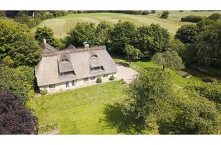 Haus kaufen in 24893 Taarstedt, Exklusive Reetdachkate zwischen Wald und Wiesen