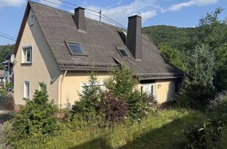 Einfamilienhaus kaufen in 56588 Waldbreitbach, Waldbreitbach: Freistehendes Einfamilienhaus mit großem Grundstück – naturnah & ruhig