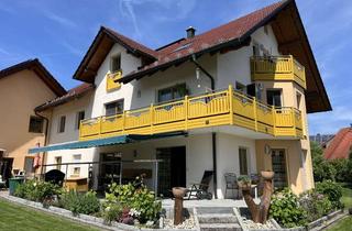 Mehrfamilienhaus kaufen in Am Roßberg 26, 84164 Moosthenning, Großzügiges Mehrfamilienhaus mit drei Einheiten – ideal für Kapitalanleger oder Mehrgenerationen