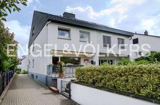 Doppelhaushälfte kaufen in 61352 Bad Homburg, Großzügige DoppelhaushälfteZentral und ruhig gelegen