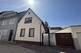 Einfamilienhaus kaufen in Spatenstraße 21, 67063 Friesenheim/Nord, Einfamilienhaus mit Hof, Stellplätzen und großem Garten