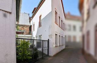 Haus kaufen in 67269 Grünstadt, Stadtjuwel in Grünstadt – mit Einliegerwohnung, Dachstudio & Innenhof