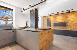 Haus kaufen in 83416 Saaldorf-Surheim, Platzwunder! EFH mit Pool und zusätzlicher Bebauungsmöglichkeit eines Reihenendhauses