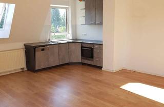 Immobilie mieten in 14612 Falkensee, 2 Zi., DG, EBK, Südbalkon, TG befristet