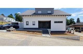 Haus mieten in Auf Schildrig, 53902 Bad Münstereifel, Geräumiges, 5-Raum-Einfamilienhaus mit luxuriöser Innenausstattung in Bad Münstereifel