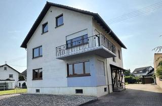 Haus kaufen in 76676 Graben-Neudorf, Graben-Neudorf - Solide gebautes 2-3 Familienhaus auf einem fantastischen Grundstück mit 3 Garagen, Balkon + Keller