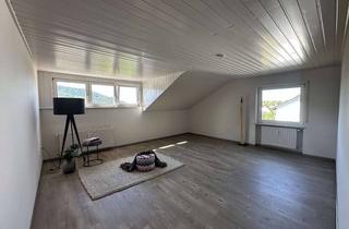 Wohnung mieten in 92272 Freudenberg, Neu renovierte moderne 4-Zimmer-Whg. mit Dachterrasse u. Garage