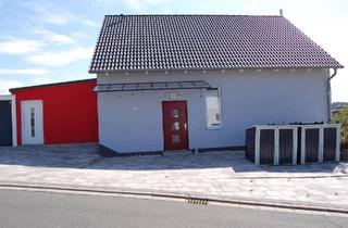 Haus kaufen in 91617 Oberdachstetten, Oberdachstetten - Ein bis Zweifamilienhaus auf dem neuesten Stand