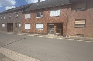 Mehrfamilienhaus kaufen in 52428 Jülich, Jülich - Mehrfamilienhaus mit Sanierungsbedarf - Ideal für Handwerker und