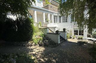Wohnung kaufen in 89134 Blaustein, Luxuriöse 280 m² Maisonette Villa mit Parkgarten – Exklusives Wohnen am Waldrand bei Ulm