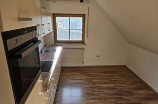 Wohnung mieten in Vogelberg, 91257 Pegnitz, Freundliche und gepflegte 4-Zimmer-Dachgeschosswohnung mit Einbauküche in Pegnitz