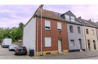 Haus kaufen in 50181 Bedburg, Sanierungsbedürftiges Reiheneckhaus mit Potenzial in Bedburg-Broich
