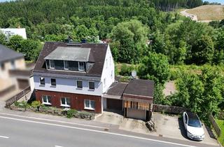 Haus kaufen in Schwarzenberger Straße 11, 08340 Schwarzenberg, Warum länger Miete zahlen? Großes Ein- / Zweifamilienhaus mit 4 Garagen in Schwarzenberg-Grünstädtel