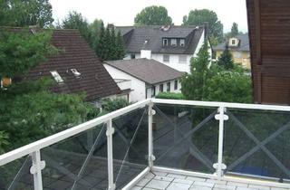 Wohnung mieten in In Den Brühlwiesen 12, 61352 Bad Homburg, Freundliche 2,5-Zimmer-DG-Wohnung mit Balkon und EBK in Bad Homburg vor der Höhe
