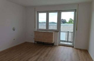 Wohnung mieten in Aichacher Str., 86674 Baar, 4-Zimmer-Wohnung mit S-Balkon, 1. OG, BmF, EBK, renoviert, NR