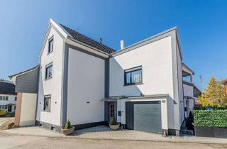 Doppelhaushälfte kaufen in 78247 Hilzingen, Stilvoll saniert! Doppelhaushälfte mit zwei Wohneinheiten