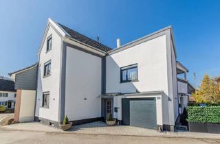 Doppelhaushälfte kaufen in 78247 Hilzingen, Hilzingen / Weiterdingen - Stilvoll saniert! Doppelhaushälfte mit zwei Wohneinheiten