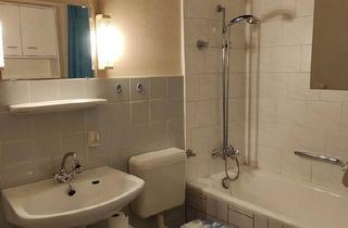 Wohnung kaufen in 57078 Siegen, Siegen - Sonnige 1,5 ZKB Souterrain-Wohnung in Langenholdinghausen